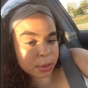 Meet your Posher, Justina